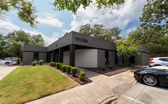 Pictures of Office, Special Purpose property located at 10319 W Markham St, Little Rock, AR 72205 for lease - image #1