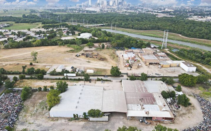 Pictures of Industrial property located at 3044 Morrell Ave, Dallas, TX 75203 for lease - image #1