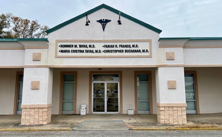 Pictures of Office property located at 1743 Watson Blvd, Warner Robins, GA 31093 for lease - image #1