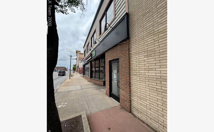 Pictures of Retail, Office property located at 22266 Michigan Ave, Dearborn, MI 48124 for lease - image #1