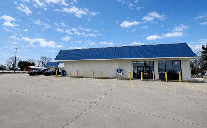 Pictures of Retail property located at 3635 Lincoln Way E, Massillon, OH 44646 for lease - image #1