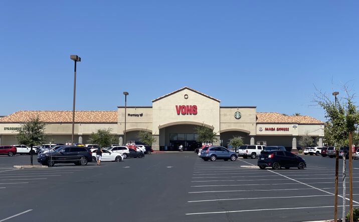 Pictures of Retail property located at 2667 Windmill Pkwy, Henderson, NV 89074 for lease - image #1