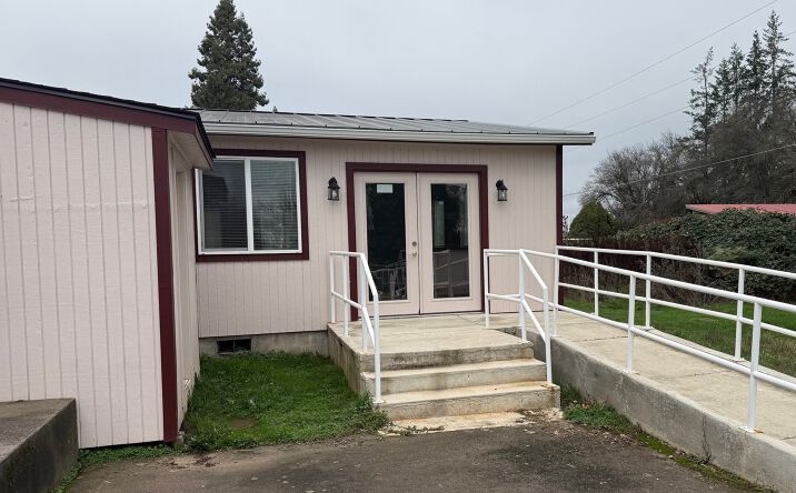 Pictures of Office property located at 33789 OR-99E, Tangent, OR 97389 for lease - image #1