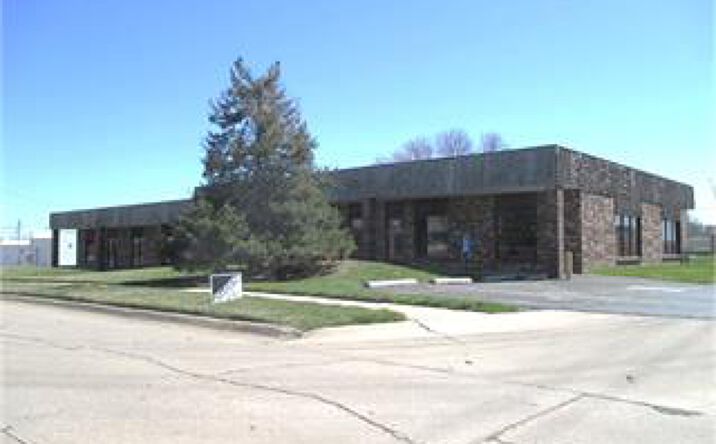Pictures of Retail, Office property located at 12305 Gold St, Omaha, NE 68144 for lease - image #1
