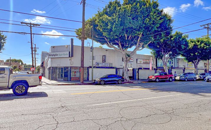 Pictures of Retail property located at 2700-2712 W Pico Blvd, Los Angeles, CA 90006 for lease - image #1