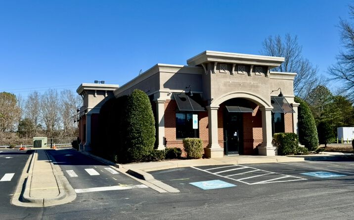 Pictures of Restaurant property located at 1930 Sardis Rd N, Charlotte, NC 28270 for lease - image #1