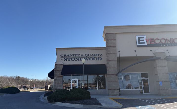 Pictures of Retail, Office property located at 18931 E Valley View Pkwy, Independence, MO 64055 for lease - image #1
