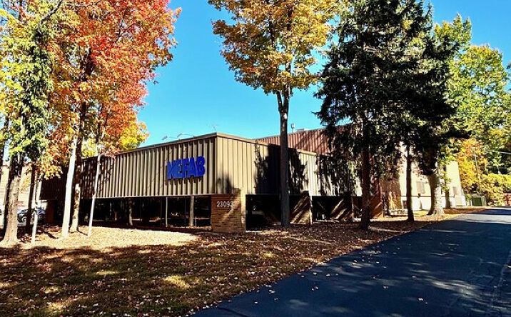 Pictures of Industrial property located at 23093 Commerce Dr, Farmington Hills, MI 48335 for lease - image #1