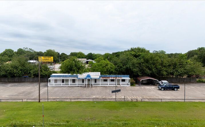 Pictures of Retail, Land, Special Purpose property located at 215 TX-124, Winnie, TX 77665 for lease - image #1