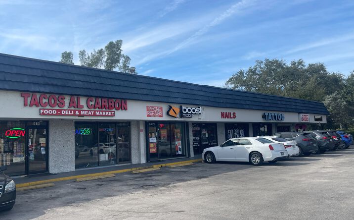 Pictures of Retail property located at 5922 Okeechobee Boulevard, West Palm Beach, FL 33417 for lease - image #1
