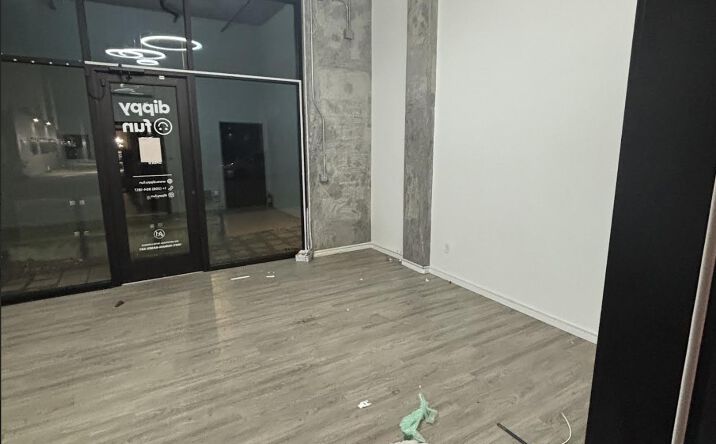 Pictures of Retail property located at 5512 17th Ave NW, Seattle, WA 98107 for lease - image #1
