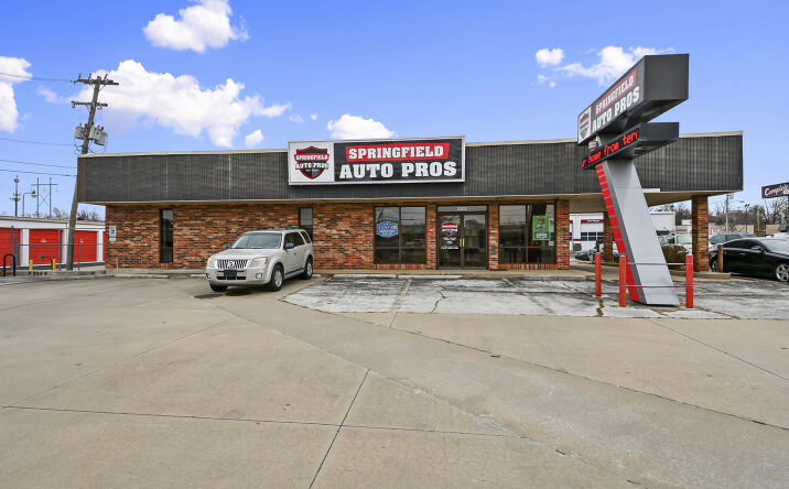 Pictures of Office property located at 3202 S Campbell Ave, Springfield, MO 65807 for lease - image #1