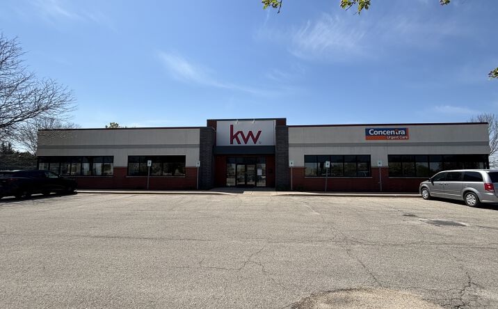 Pictures of Office, Retail property located at 517 N Westhill Blvd, Appleton, WI 54914 for lease - image #1