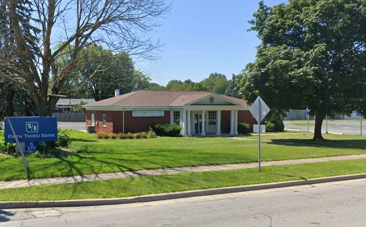 Pictures of Retail property located at 1230 Lincoln Hwy E, New Haven, IN 46774 for lease - image #1