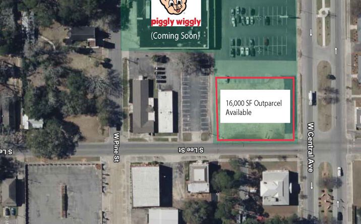 Pictures of Retail property located at 200 W Central Ave, Fitzgerald, GA 31750 for lease - image #1