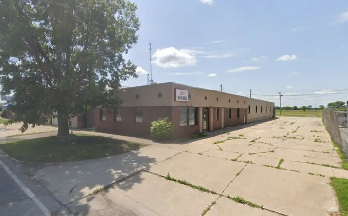 Pictures of Office, Industrial, Retail property located at 921 S Main St, South Bend, IN 46601 for lease - image #1