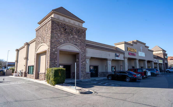 Pictures of Restaurant property located at 2654 Red Cliffs Dr, St. George, UT 84790 for lease - image #1