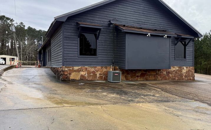 Pictures of Retail, Restaurant property located at 613 W Government St, Brandon, MS 39042 for lease - image #1