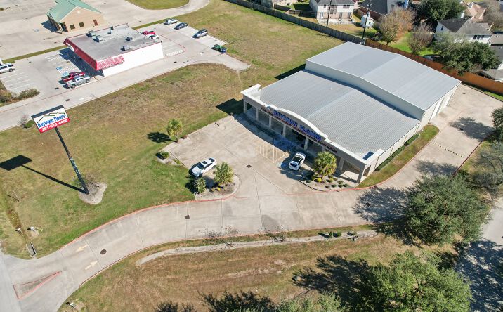 Pictures of Retail, Industrial property located at 7910 TX-146, Baytown, TX 77523 for lease - image #1
