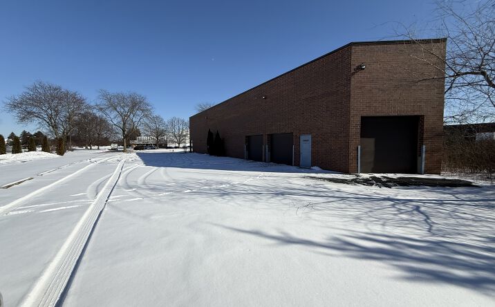 Pictures of Industrial property located at 1881 Industrial Drive, Libertyville, IL 60048 for lease - image #1