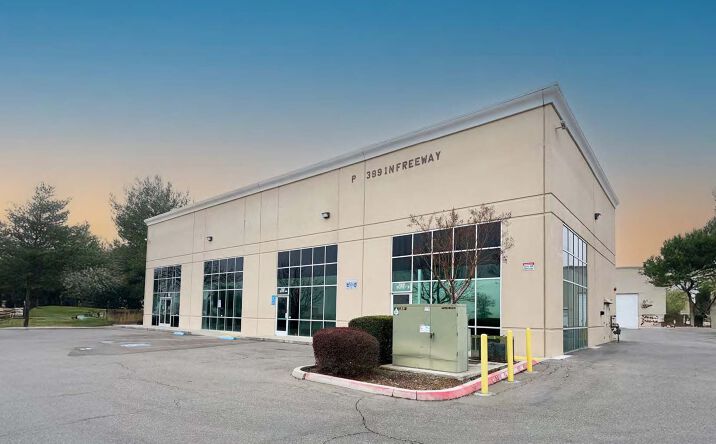 Pictures of Retail, Office property located at 3991 N Freeway Blvd, Sacramento, CA 95834 for lease - image #1