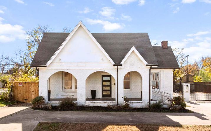 Pictures of Office property located at 2620 Scott Ave, Fort Worth, TX 76103 for lease - image #1