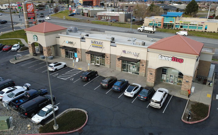 Pictures of Retail property located at 4008 W 27th Ave, Kennewick, WA 99337 for lease - image #1