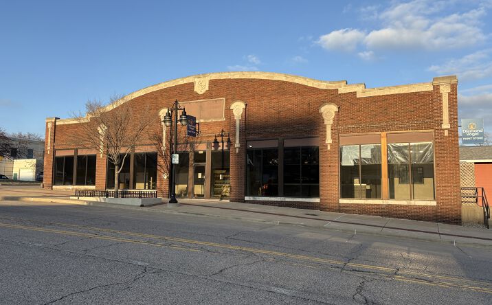Pictures of Retail, Office, Industrial property located at 210 State St, Peoria, IL 61602 for lease - image #1