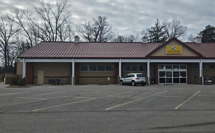 Pictures of Retail, Restaurant, Office property located at 5401 E Lloyd Expy, Evansville, IN 47715 for lease - image #1