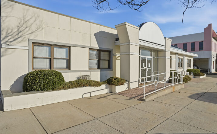 Pictures of Office property located at 325 W Park Ave, Long Beach, NY 11561 for lease - image #1