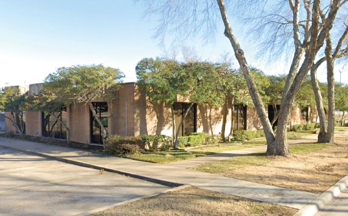 Pictures of Office property located at 1703 E Skelly Dr, Tulsa, OK 74105 for lease - image #1