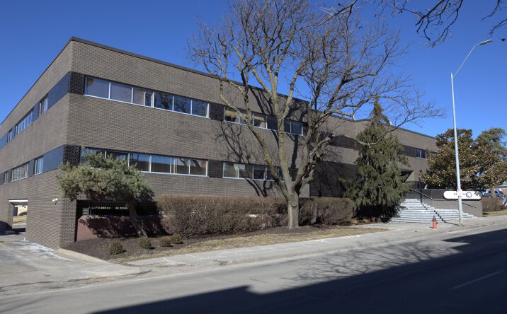 Pictures of Office property located at 4420 Madison Ave, Kansas City, MO 64111 for lease - image #1