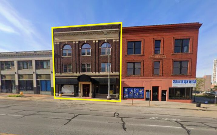 Pictures of Office, Retail property located at 117 SW 6th Ave, Topeka, KS 66603 for lease - image #1