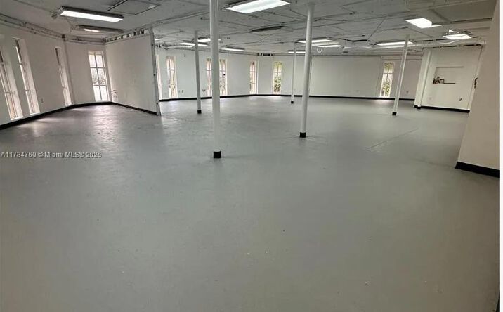 Pictures of Special Purpose, Industrial, Office property located at 18500 NE 5th Ave, Miami, FL 33179 for lease - image #1