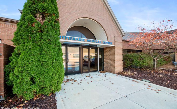 Pictures of Office property located at 42490 Garfield Rd, Clinton Township, MI 48038 for lease - image #1