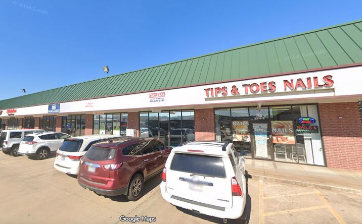 Pictures of Retail, Office, Special Purpose property located at 2215 Fayetteville Rd, Van Buren, AR 72956 for lease - image #1