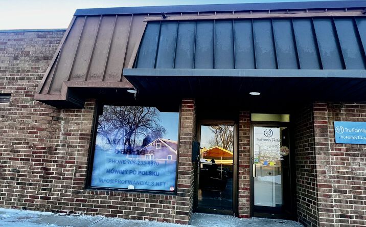 Pictures of Office property located at 9957 S Roberts Rd, Palos Hills, IL 60465 for lease - image #1
