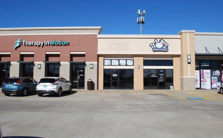 Pictures of Retail property located at 1003 SW 19th St, Moore, OK 73160 for lease - image #1