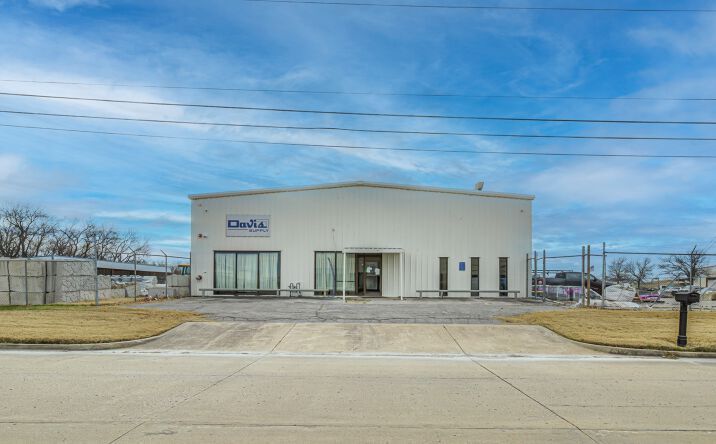 Pictures of Industrial property located at 10902 E Independence St, Tulsa, OK 74116 for lease - image #1
