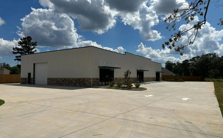 Pictures of Retail, Industrial property located at 23516 Haven Blvd, Ponchatoula, LA 70454 for lease - image #1