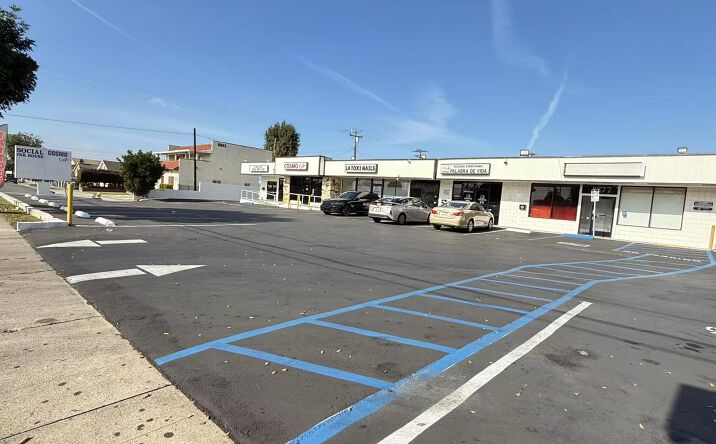 Pictures of Retail, Office, Restaurant property located at 8873 Katella Ave, Anaheim, CA 92804 for lease - image #1