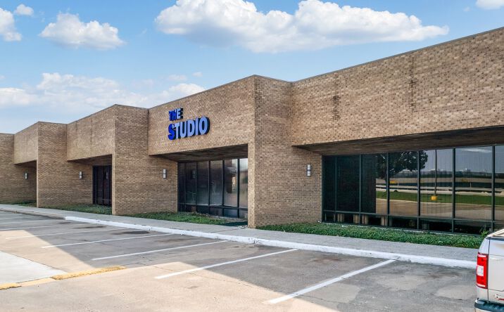 Pictures of Office, Industrial property located at 7505-7563 South Fwy, Houston, TX 77021 for lease - image #1