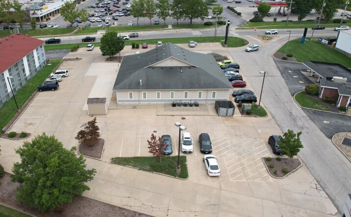 Pictures of Office, Special Purpose property located at 3131 N Water St, Decatur, IL 62526 for lease - image #1