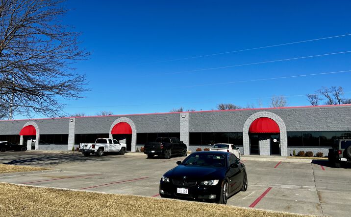 Pictures of Office property located at 15060 A Cir, Omaha, NE 68144 for lease - image #1