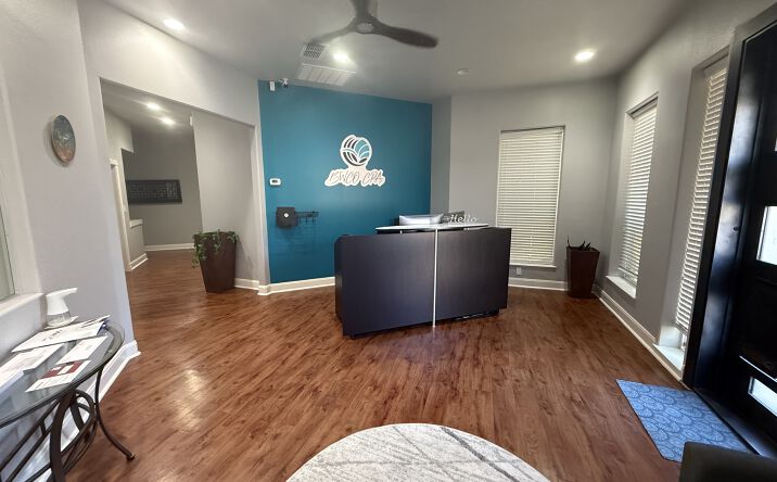 Pictures of Office property located at 15303 Huebner Rd, San Antonio, TX 78248 for lease - image #1