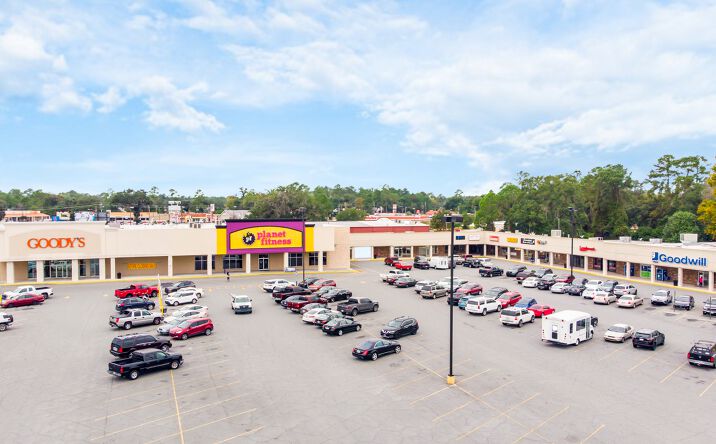 Pictures of Retail, Office, Special Purpose property located at 117 W Hendry St, Hinesville, GA 31313 for lease - image #1