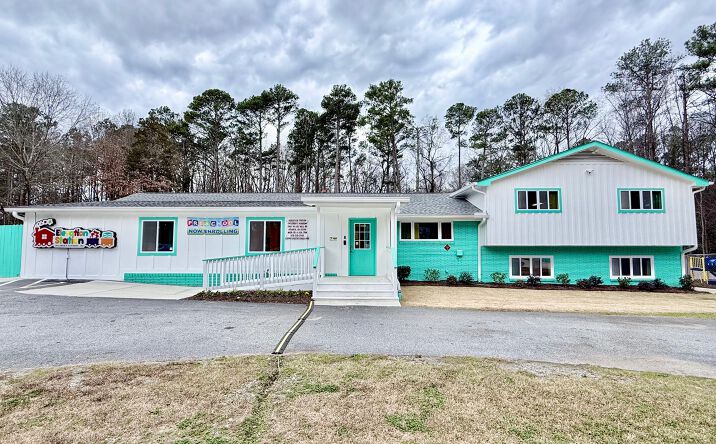 Pictures of Retail, Special Purpose property located at 5667 W Lees Mill Rd, Atlanta, GA 30349 for lease - image #1