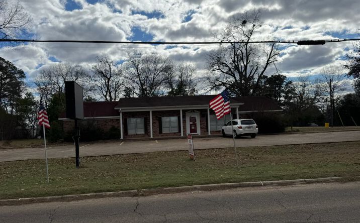 Pictures of Office property located at 702 Arkansas Blvd, Texarkana, AR 71854 for lease - image #1