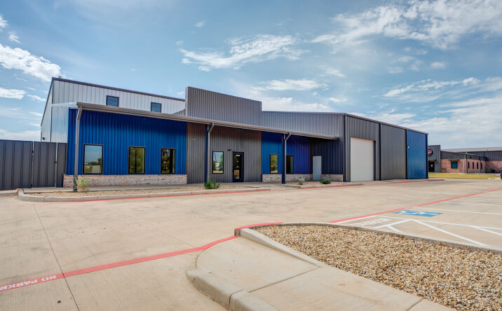 Pictures of Industrial, Office, Retail property located at 3229 118th St, Lubbock, TX 79423 for lease - image #1