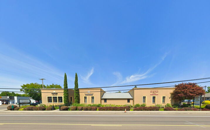 Pictures of Retail, Restaurant property located at 100 SW 7th St, Dundee, OR 97115 for lease - image #1